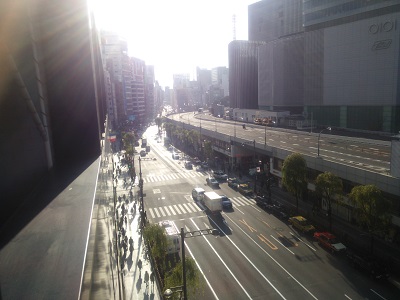 事務所窓からの新橋方向の風景